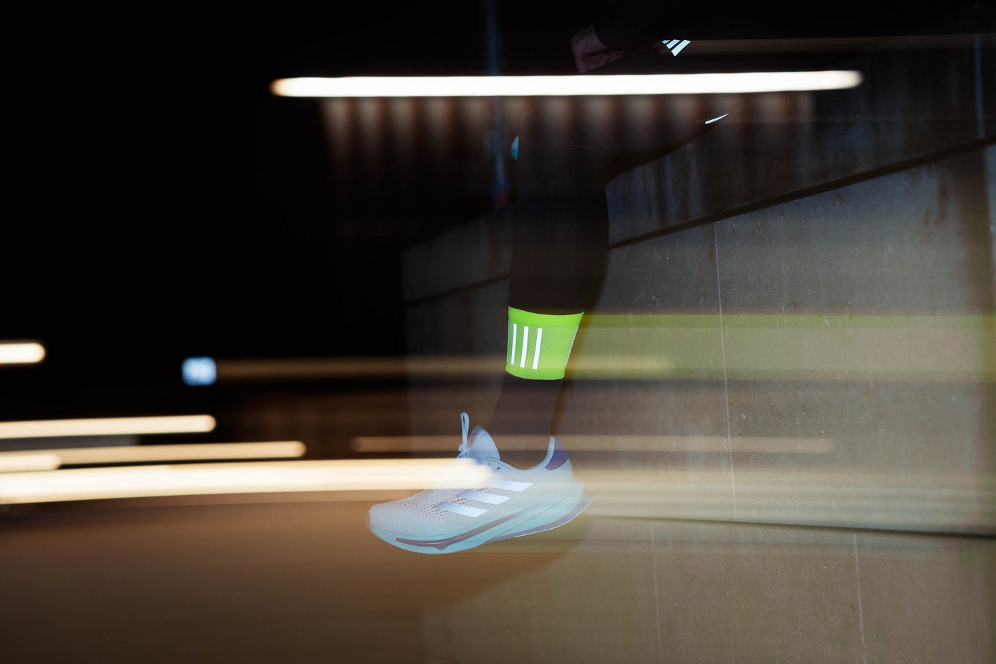 INCYLENCE HIGH-VIZ V3 反光跑步機能襪 BLUE CANARY