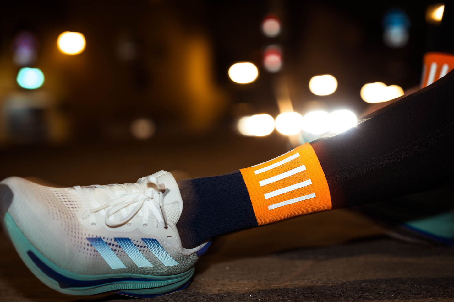 INCYLENCE HIGH-VIZ V3 反光跑步機能襪  BLUE ORANGE
