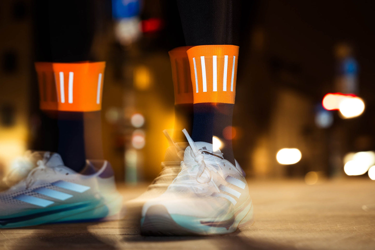 INCYLENCE HIGH-VIZ V3 反光跑步機能襪  BLUE ORANGE
