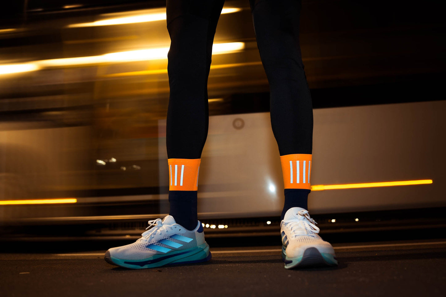INCYLENCE HIGH-VIZ V3 反光跑步機能襪  BLUE ORANGE