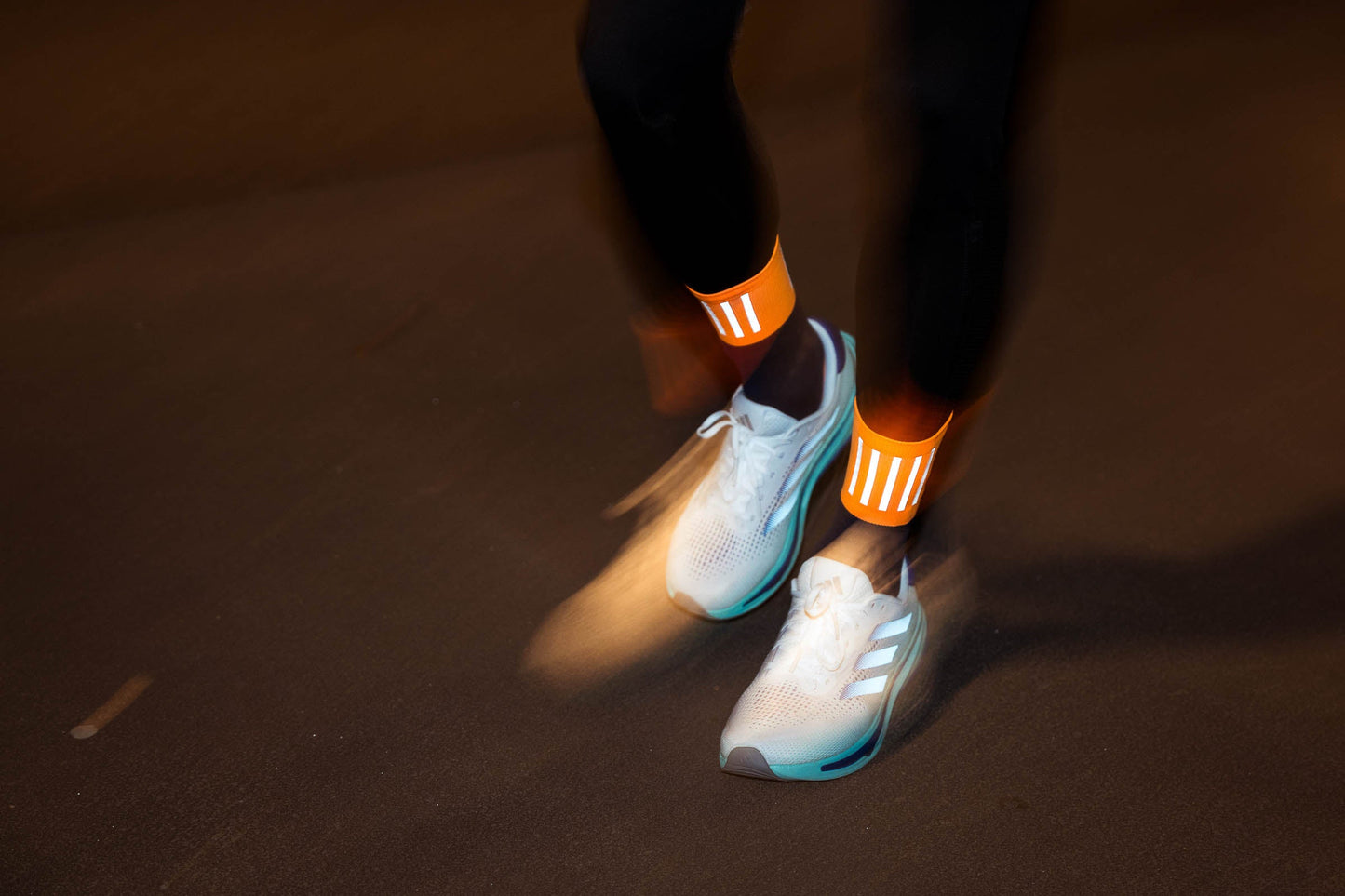 INCYLENCE HIGH-VIZ V3 反光跑步機能襪  BLUE ORANGE