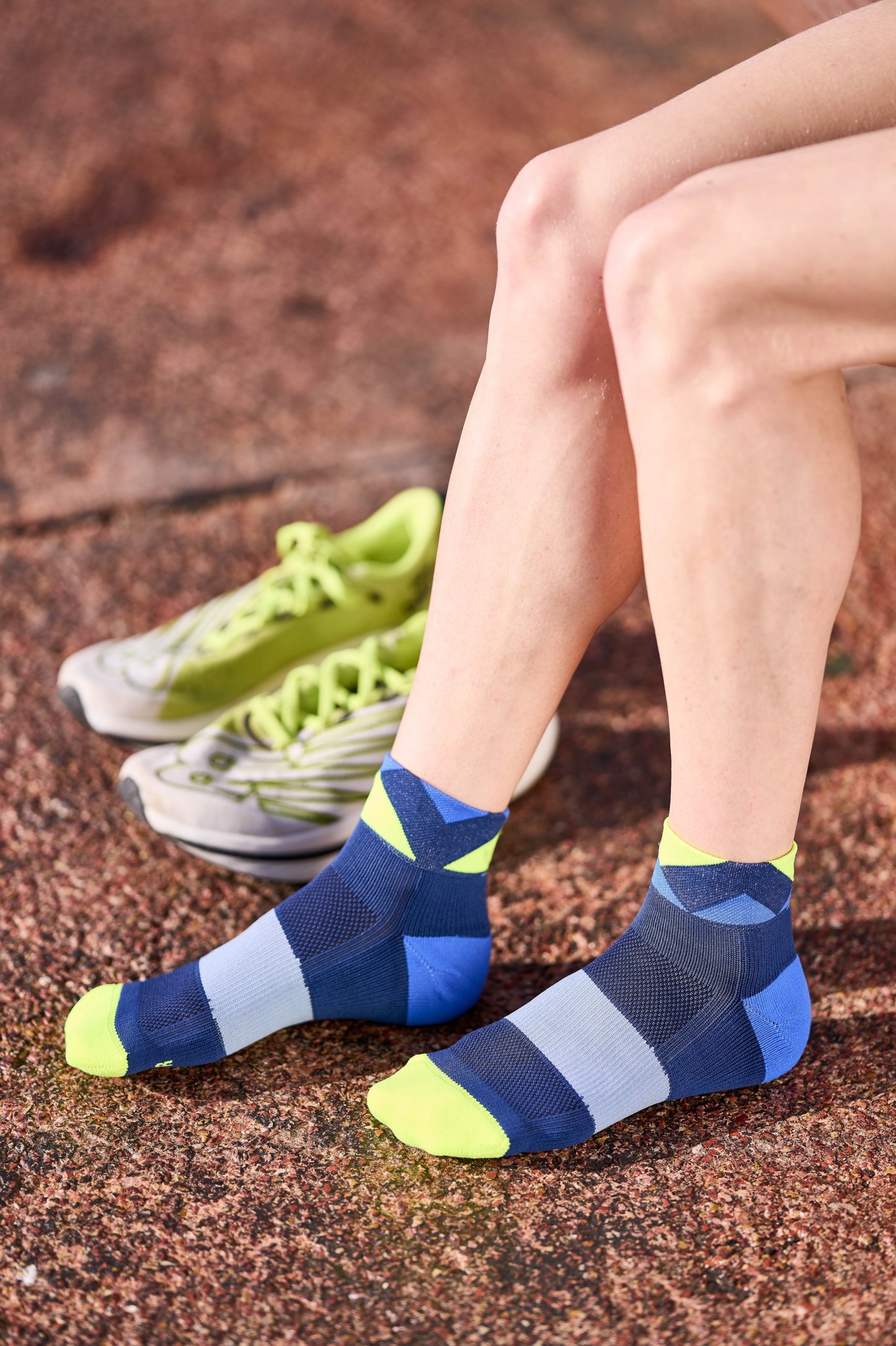 INCYLENCE 跑步運動機能短襪 Peaks Short Navy Blue Canary