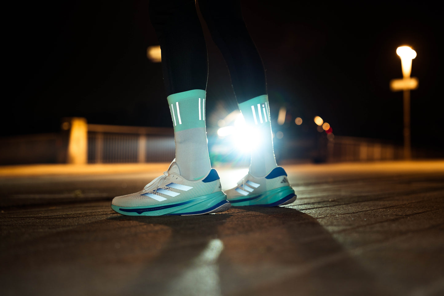 INCYLENCE HIGH-VIZ V3 反光跑步機能襪 BLUE
