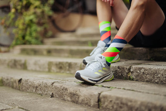 INCYLENCE 跑步運動機能襪 LOOPS NAVY GREEN INFERNO