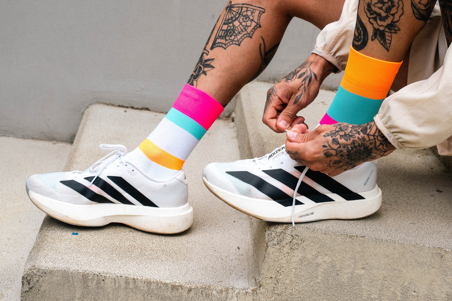 INCYLENCE 跑步運動機能襪 BANDS CYAN ORANGE