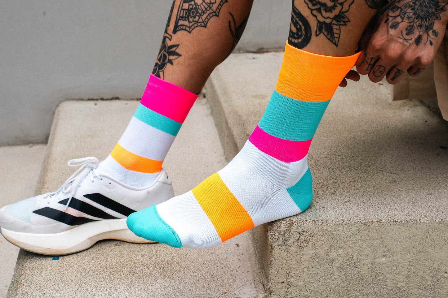 INCYLENCE 跑步運動機能襪 BANDS CYAN ORANGE