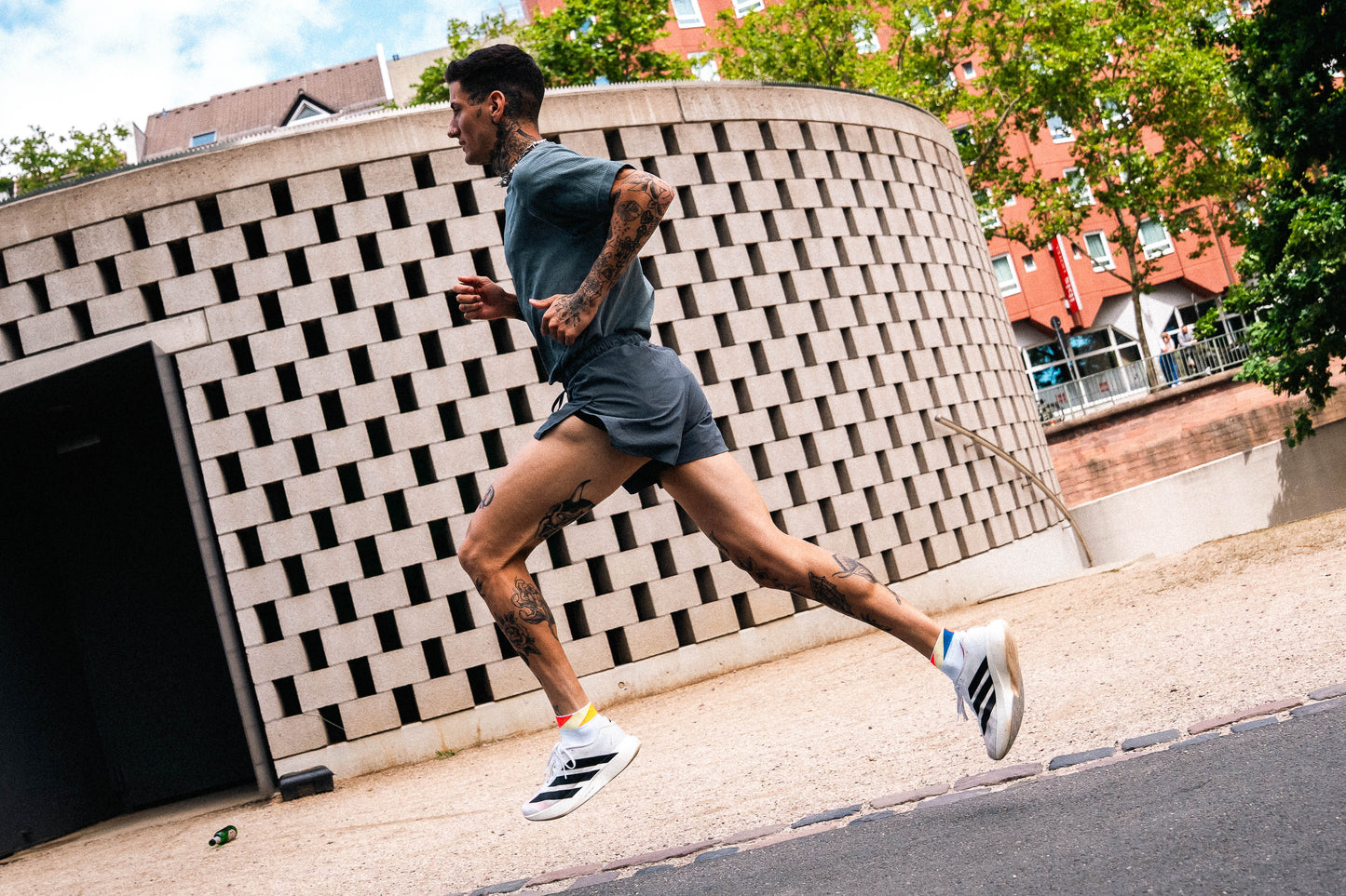 INCYLENCE 跑步運動機能短襪 POLYGONS SHORT BLUE INFERNO