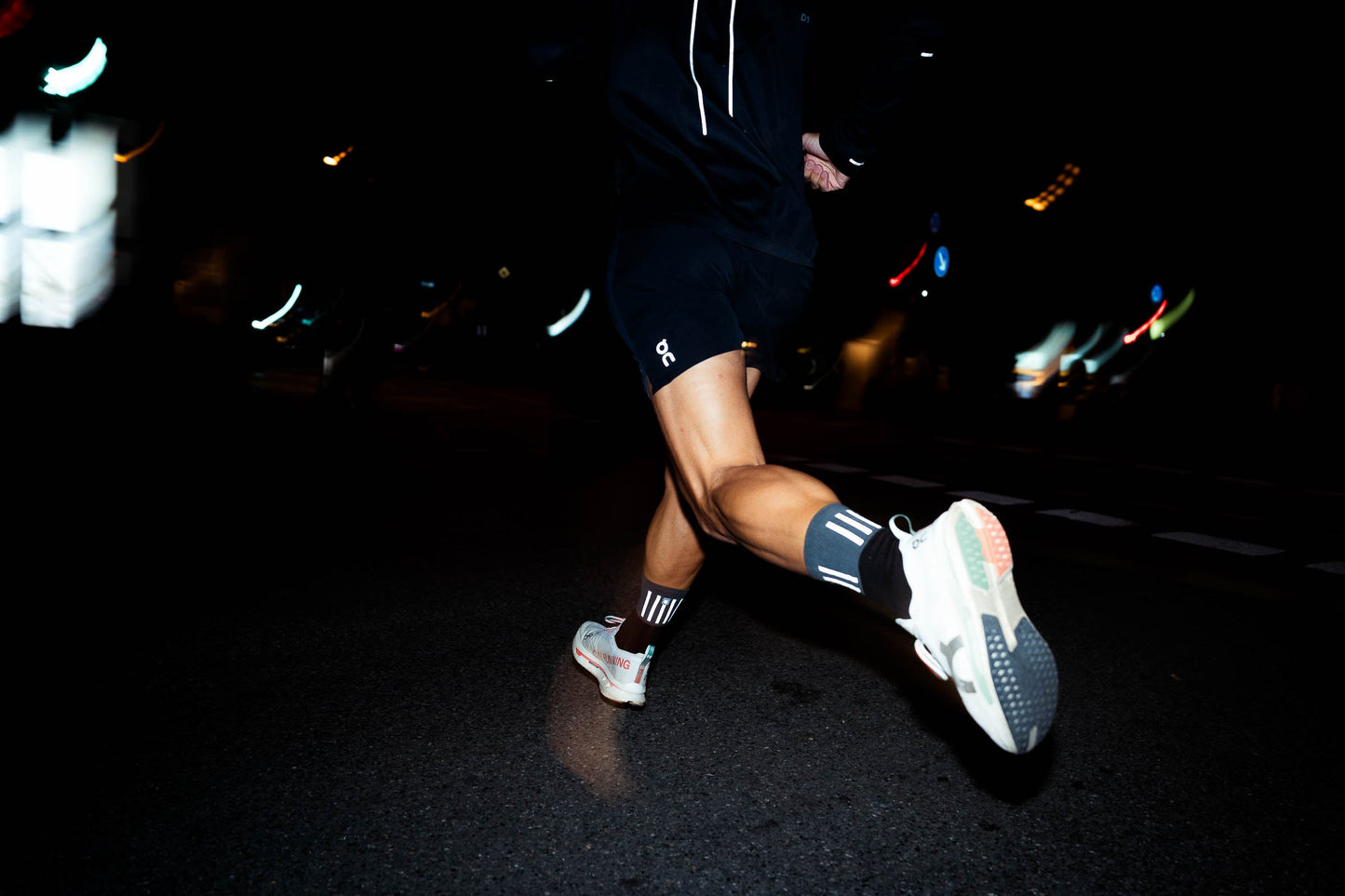 INCYLENCE HIGH-VIZ V3 反光跑步機能襪 BLACK