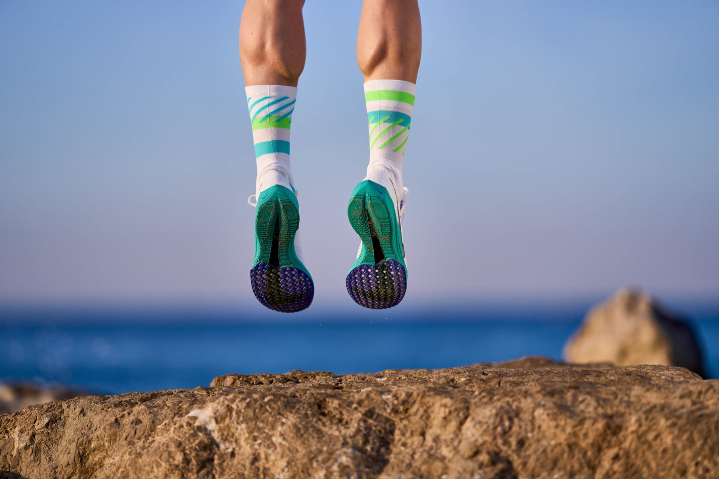 INCYLENCE 跑步運動機能襪 Disrupts Green Cyan