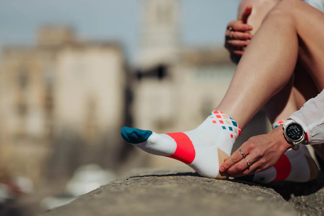 INCYLENCE 跑步運動機能短襪 CRYSTALS SHORT WHITE INFERNO