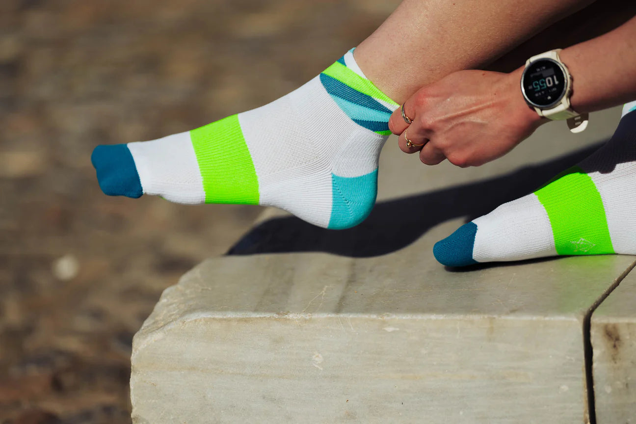 INCYLENCE 跑步運動機能短襪 LOOPS SHORT WHITE GREEN