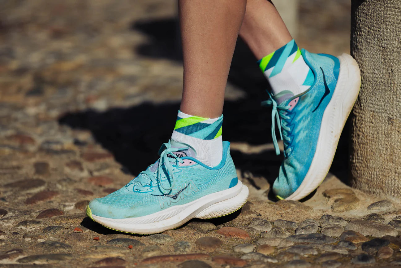 INCYLENCE 跑步運動機能短襪 LOOPS SHORT WHITE GREEN